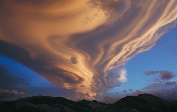 Et Il Allonge Le Nuage Dans Le Ciel موسوعة الكحيل للاعجاز العلمي